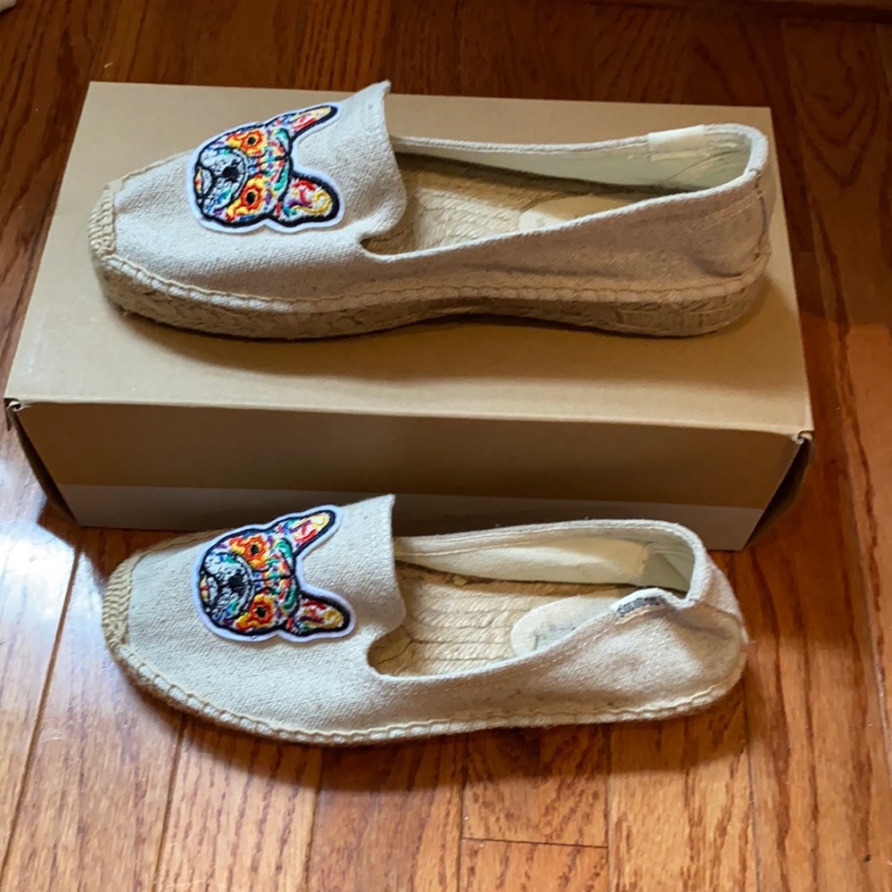 EUC Frenchie Soludos